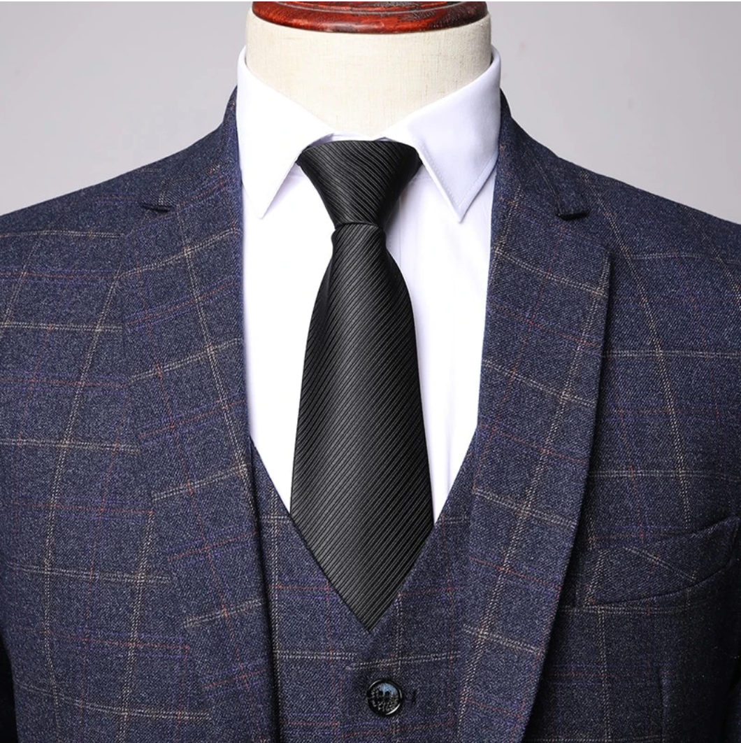 MONVIEL | Checkered Three-piece suit